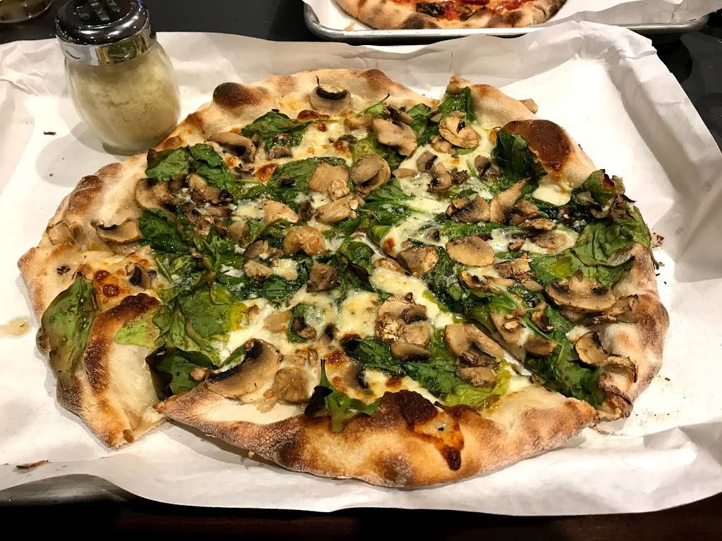 Mercato Tomato Pie | restaurant | 212 Market St, Newark, NJ 07102, USA | 9734249000 OR +1 973-424-9000