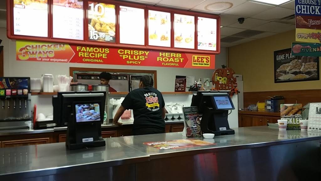 Lees Famous Recipe Chicken | restaurant | 820 Riverview Dr, Kalamazoo, MI 49048, USA | 2693812898 OR +1 269-381-2898