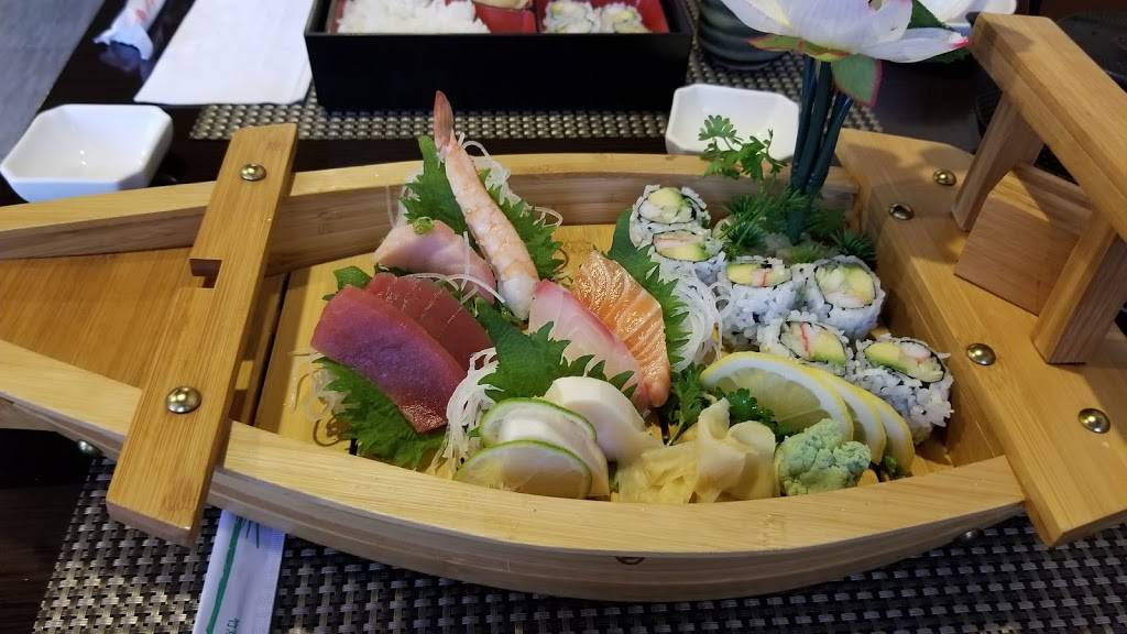 Ume Asian Cuisine | restaurant | 9105 Macomb St, Grosse Ile Township, MI 48138, USA | 7346726618 OR +1 734-672-6618