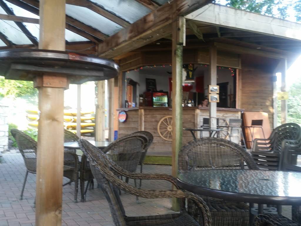 Boblo Island Beach House Restaurant | restaurant | Amherstburg, ON N9V 4B2, Canada | 5199973099 OR +1 519-997-3099