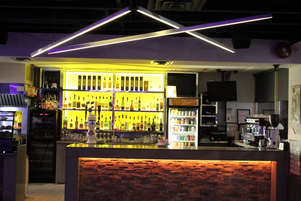 Café Victorias | restaurant | 8600 Boul Langelier, Saint-Léonard, QC H1P 2Y7, Canada | 5143277877 OR +1 514-327-7877