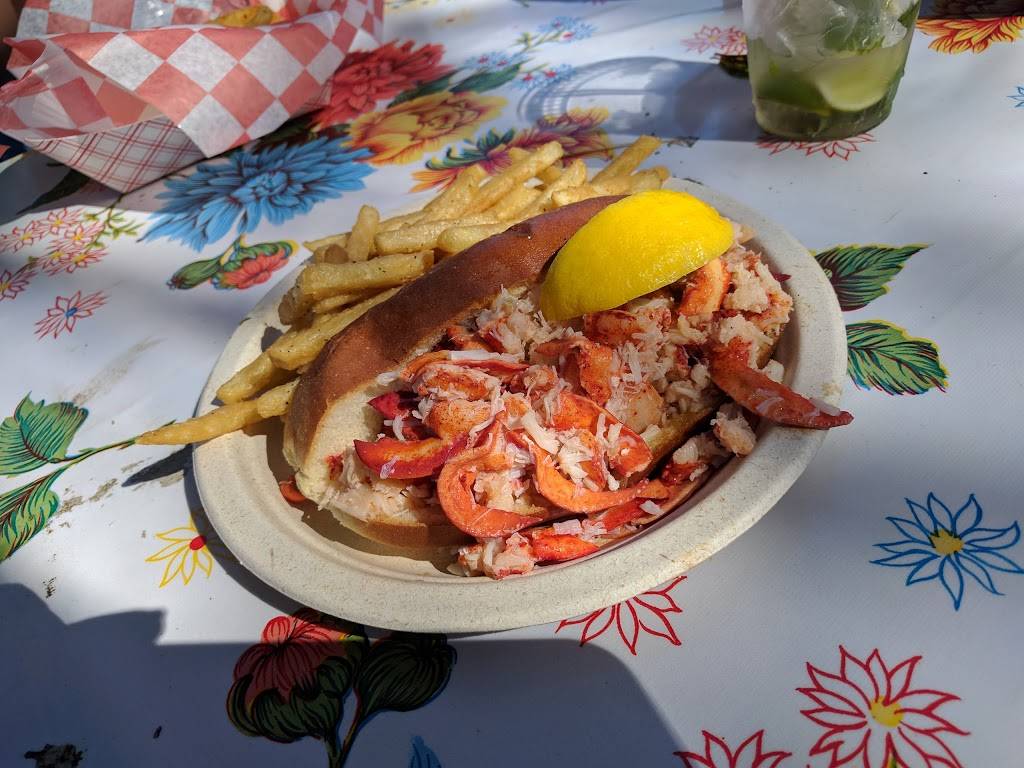 Town Docks Restaurant | restaurant | 289 Daniel Webster Hwy, Meredith, NH 03253, USA | 6032793445 OR +1 603-279-3445