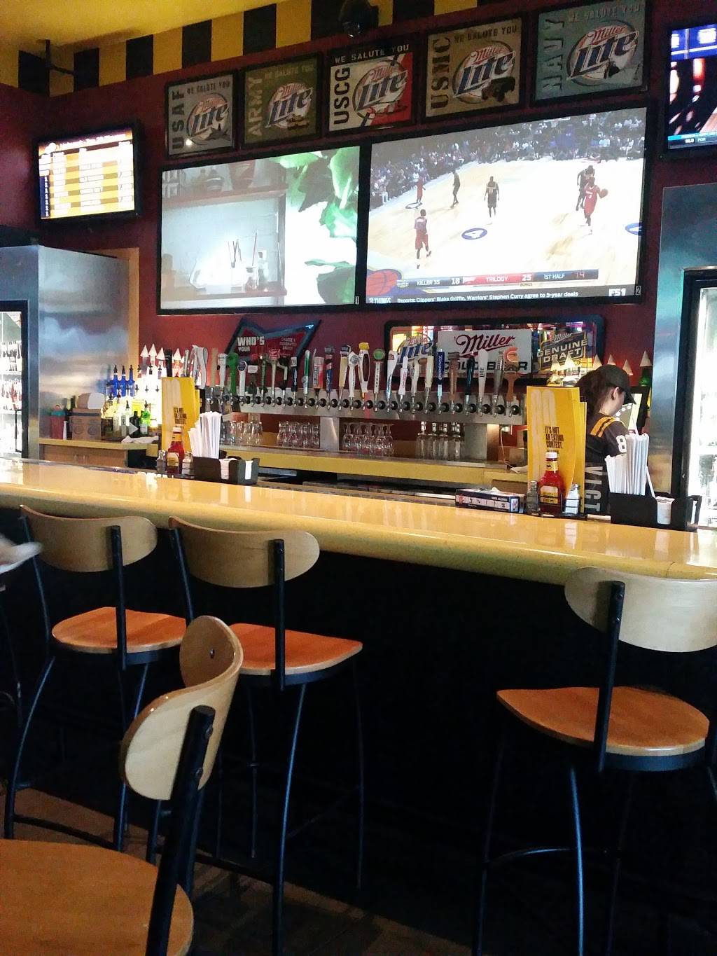 Buffalo Wild Wings | restaurant | 2012 N State Rte 50, Bourbonnais, IL 60914, USA | 8159329453 OR +1 815-932-9453