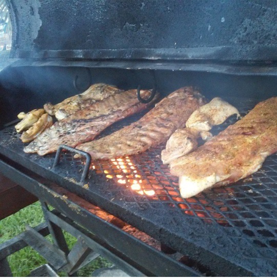 Lillie Pearls BBQ | restaurant | 3450 Rio Vista Ave, Orlando, FL 32805, USA | 4074806471 OR +1 407-480-6471