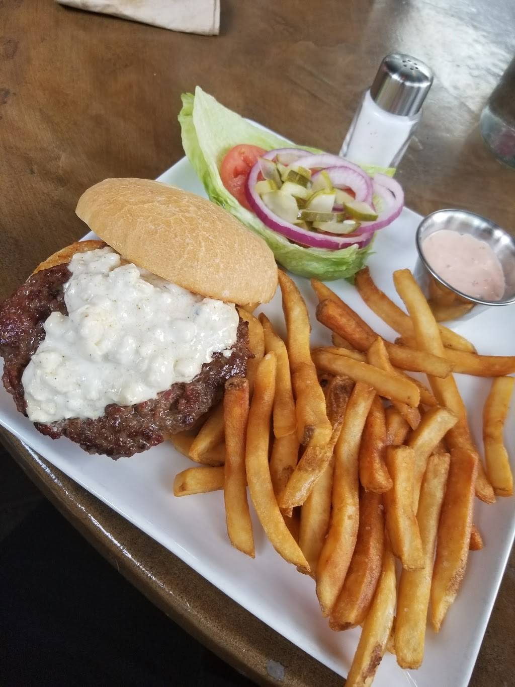 Dust Bowl Brewing Co. Downtown Taproom | restaurant | 200 W Main St, Turlock, CA 95380, USA | 2092502042 OR +1 209-250-2042