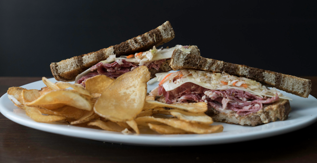 The Pike 40 | restaurant | 41010 National Rd, Belmont, OH 43718, USA | 7407820001 OR +1 740-782-0001