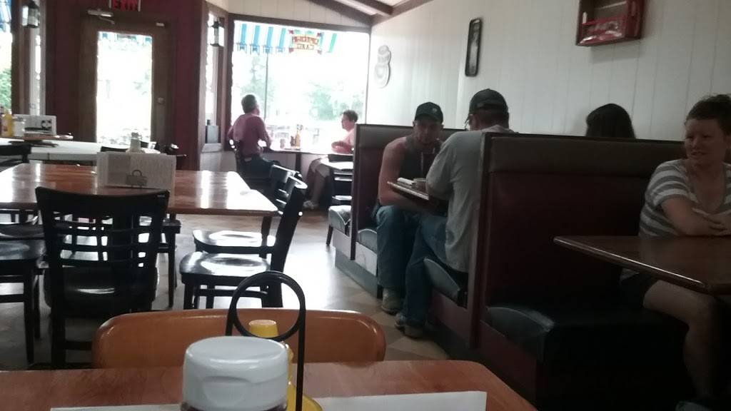 Uptown Cafe | restaurant | 110 N Magnolia St, Elmwood, IL 61529, USA | 3097424500 OR +1 309-742-4500