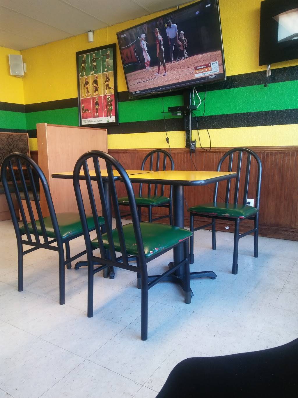 Uppa Yard | restaurant | 4925 W Fond Du Lac Ave, Milwaukee, WI 53216, USA | 4148717138 OR +1 414-871-7138