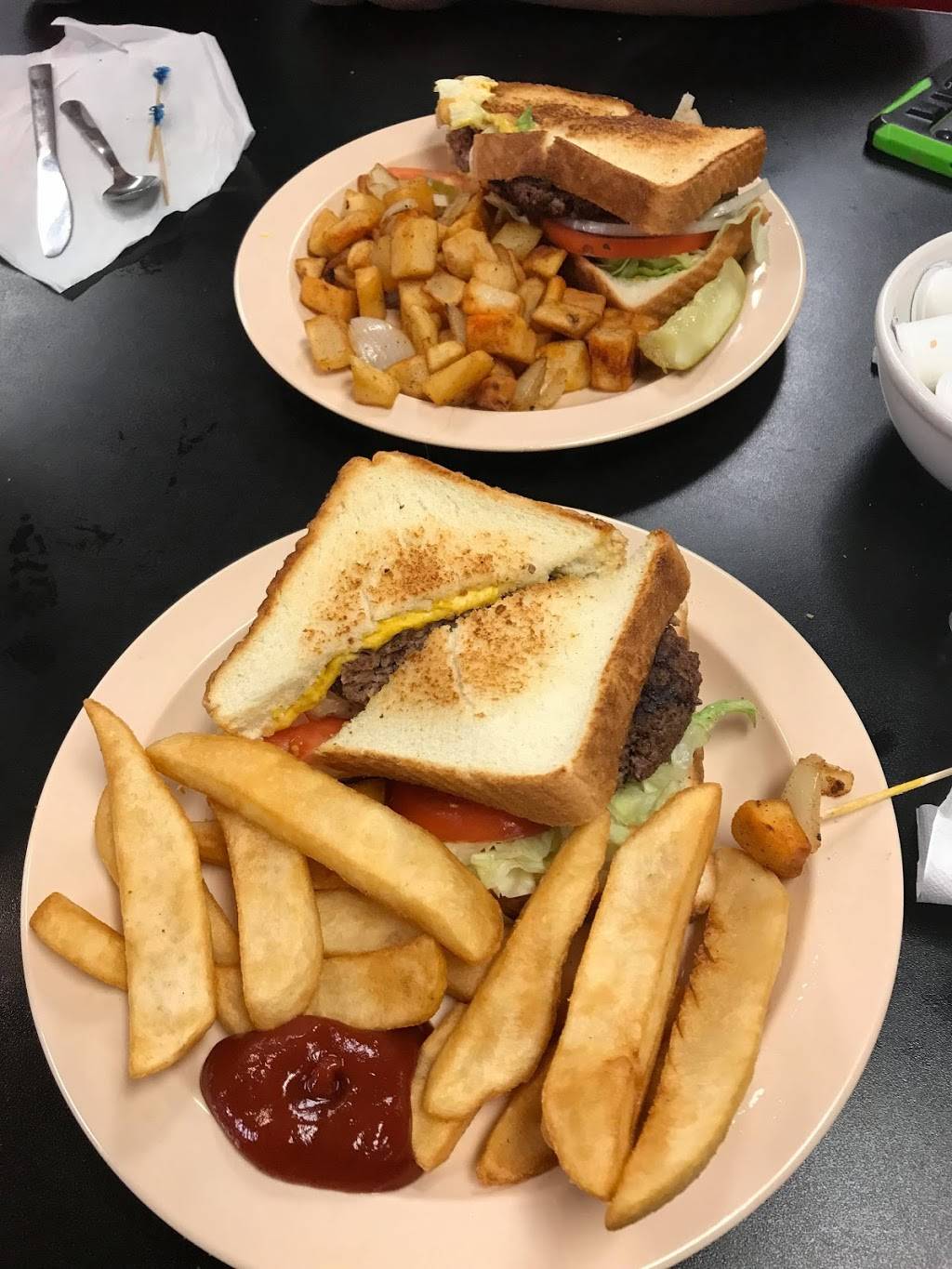 Papas Breakfast Nook | cafe | 191 E St John St, Spartanburg, SC 29306, USA | 8645826655 OR +1 864-582-6655