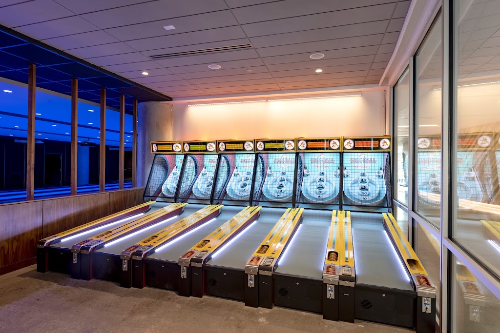 SpareMe Bowl & Arcade Iowa City | restaurant | 404 E College St #101, Iowa City, IA 52240, USA | 3195196350 OR +1 319-519-6350