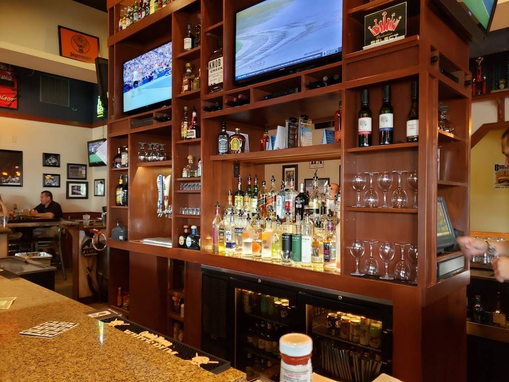 Legends Grill and Bar | restaurant | 620 W Veterans Pkwy, Yorkville, IL 60560, USA | 6308828380 OR +1 630-882-8380