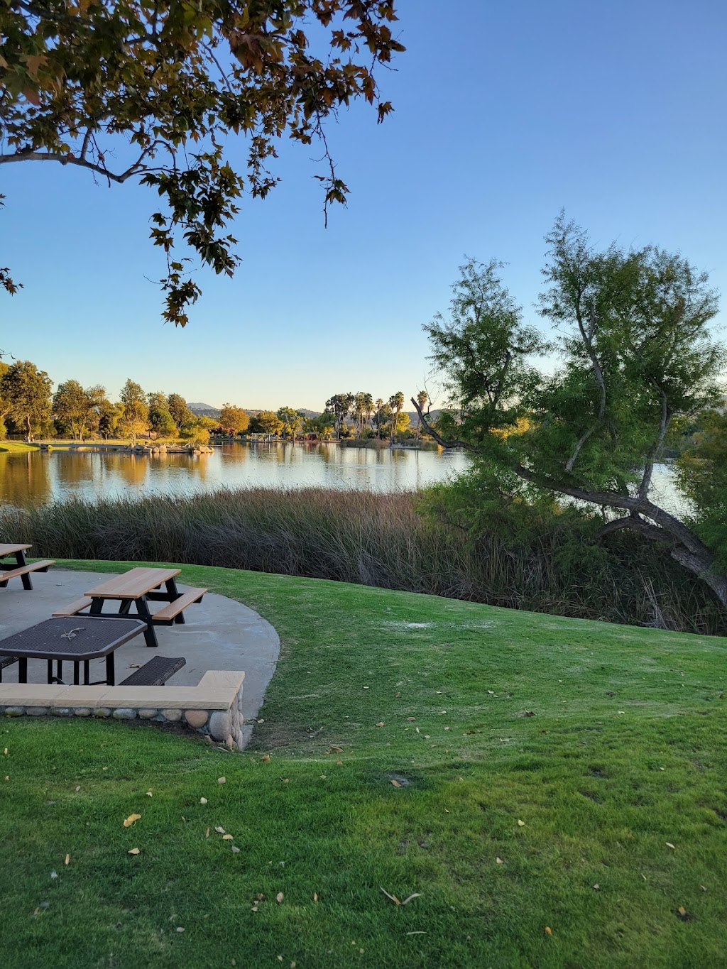 Tin Fish Santee Lakes | restaurant | 9310 Fanita Pkwy, Santee, CA 92071, USA | 6194866093 OR +1 619-486-6093