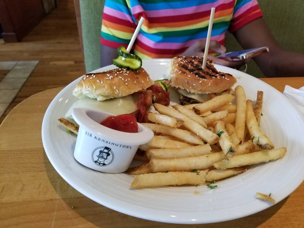 Pinstripes | restaurant | 3849 Gallagher Dr, Edina, MN 55435, USA | 9528356440 OR +1 952-835-6440