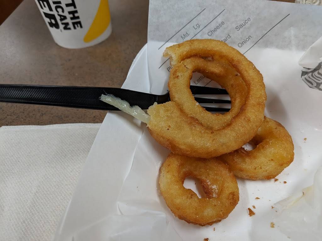 Hardees | restaurant | 1945, 998 Coshocton Ave, Mt Vernon, OH 43050, USA | 7403978931 OR +1 740-397-8931