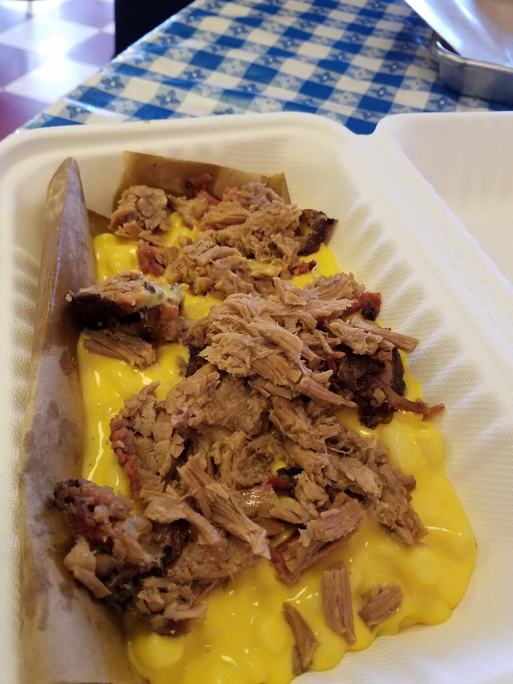 Dickeys Barbecue Pit | restaurant | 206 Danada Square W, Wheaton, IL 60189, USA | 6305909518 OR +1 630-590-9518