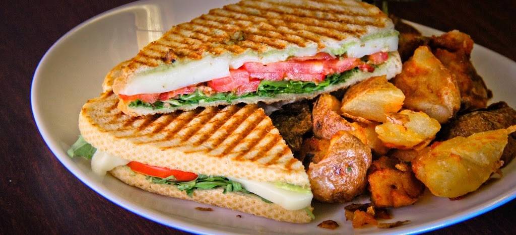 Ovie Bar & Grill | restaurant | 120 N Canal St, Chicago, IL 60661, USA | 3129021111 OR +1 312-902-1111