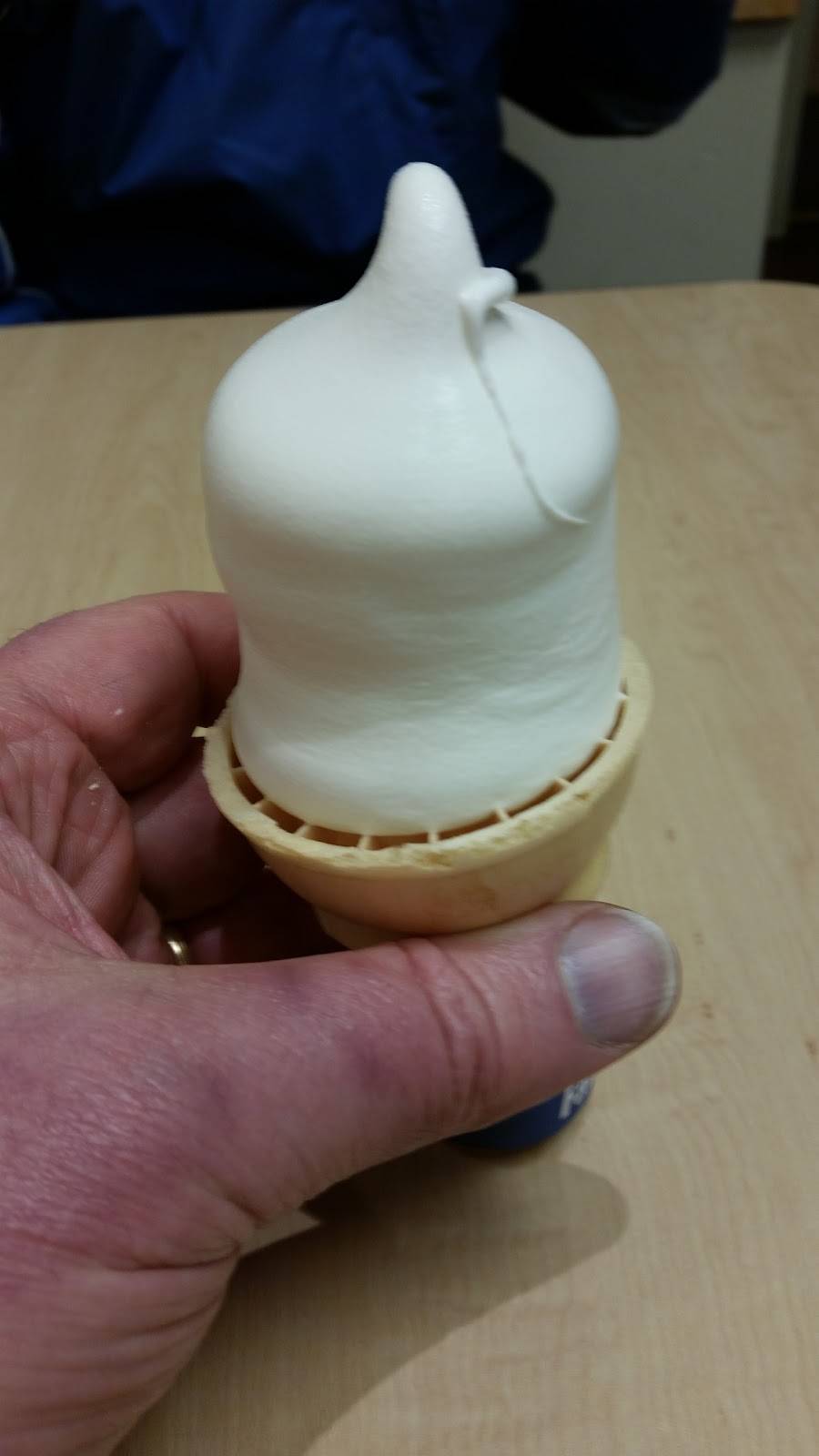 Dairy Queen Grill & Chill | restaurant | 3058 W Shore Dr, Holland, MI 49424, USA | 6163993090 OR +1 616-399-3090