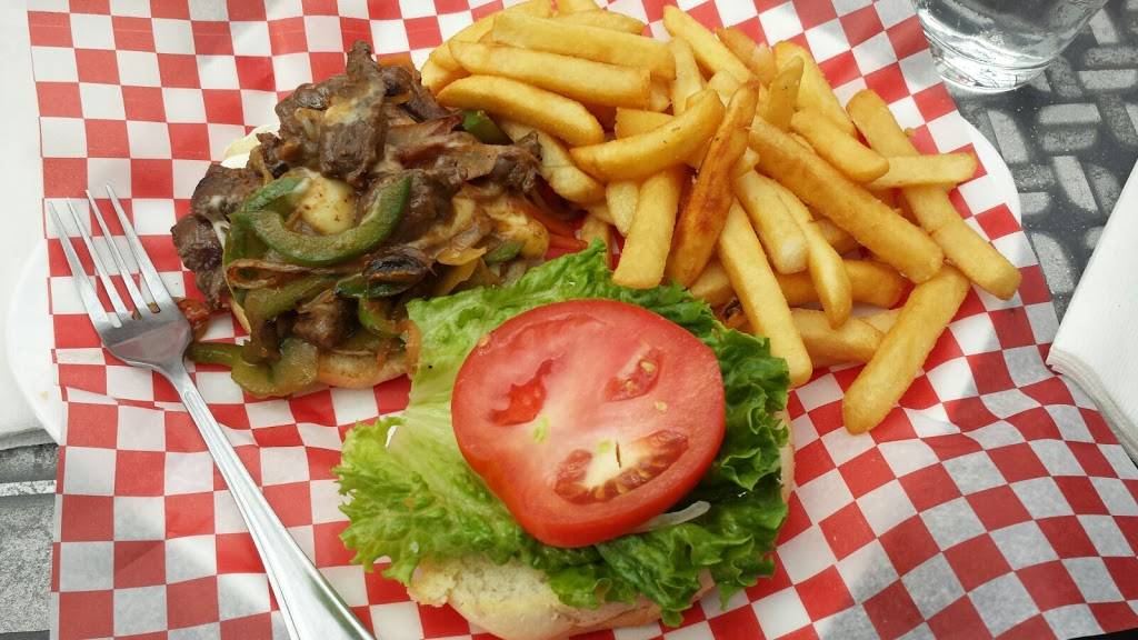 Seans Twisted | restaurant | 1291 Wilson Ave Unit A, North York, ON M3M 3C6, Canada | 4162448433 OR +1 416-244-8433