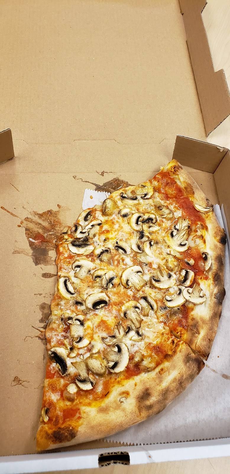 Public Pizza Italian Restaurant & Bar | restaurant | 193 Market Street, Yonkers, NY 10710, USA | 9146527611 OR +1 914-652-7611