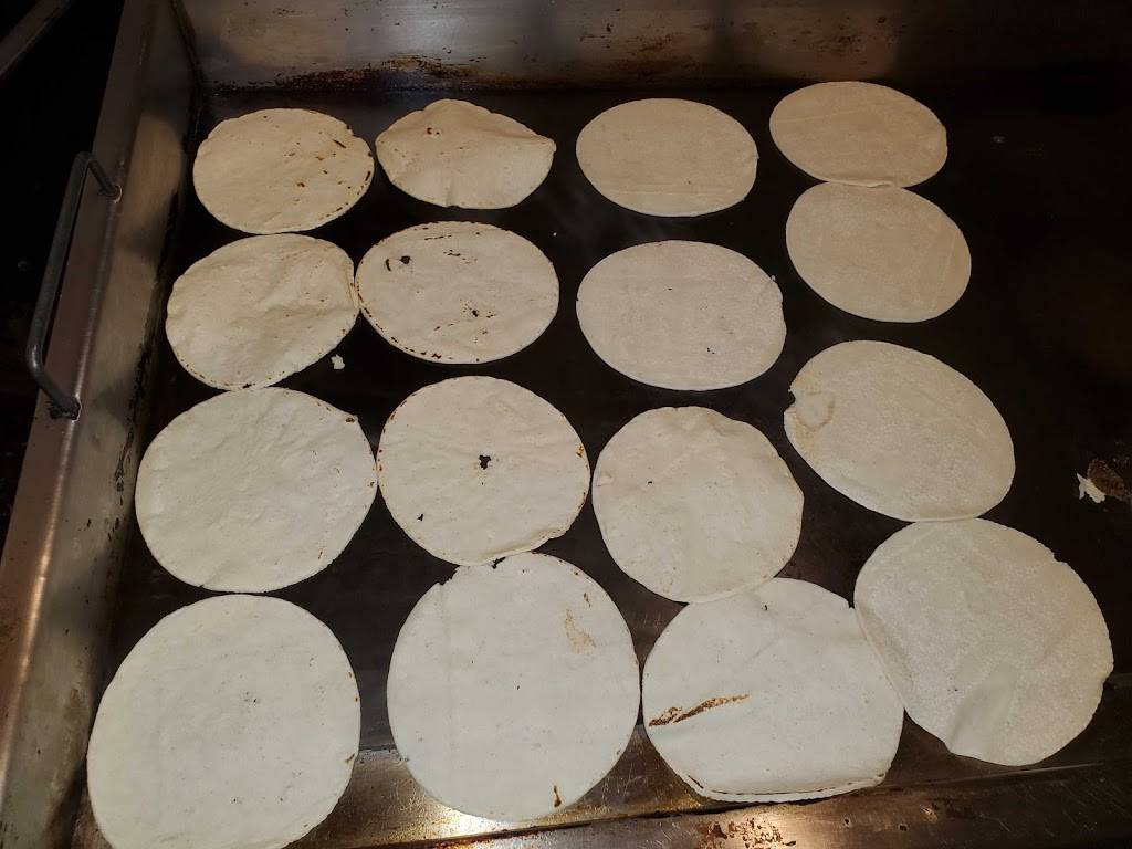 Tacos el banquetazo | restaurant | 509 W Anaheim St, Wilmington, CA 90744, USA | 3235578247 OR +1 323-557-8247