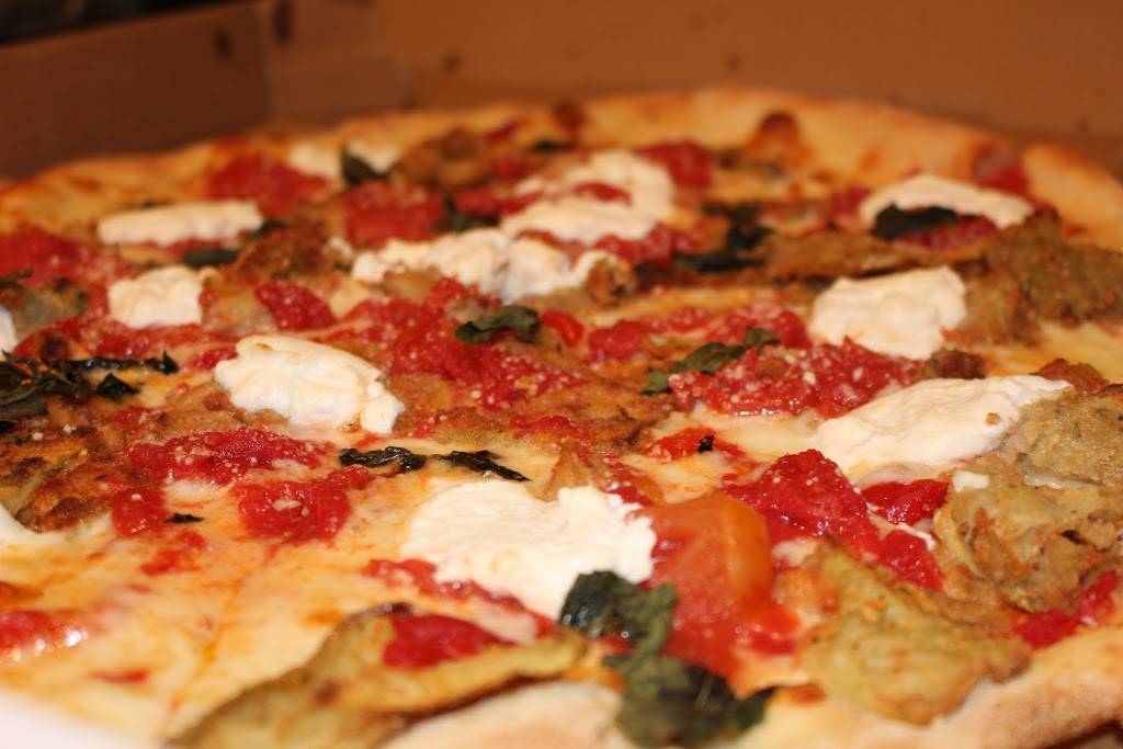 Ginos | restaurant | 50 Pondfield Rd W, Bronxville, NY 10708, USA | 9149617460 OR +1 914-961-7460