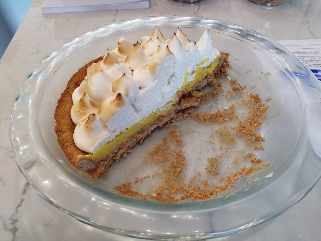 Huh Natural & Real Food | restaurant | 1066 Alpharetta St, Roswell, GA 30075, USA | 4045280444 OR +1 404-528-0444