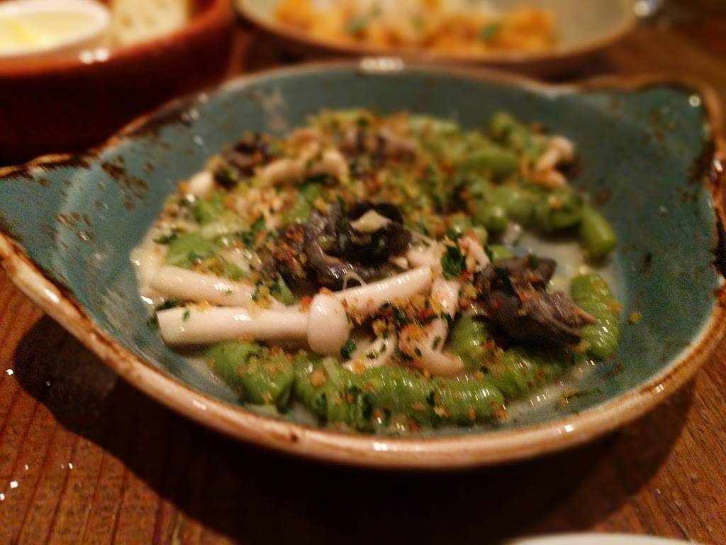 A Mano | restaurant | 2244 Fairmount Ave, Philadelphia, PA 19130, USA | 2152361114 OR +1 215-236-1114