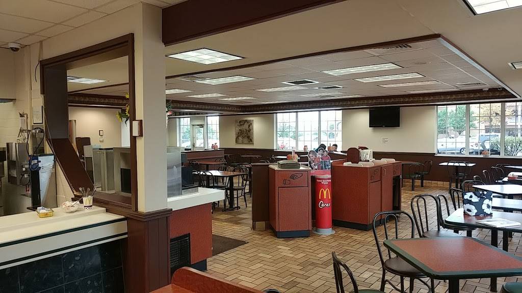 McDonalds | cafe | 80 E Wilson Bridge Rd, Worthington, OH 43085, USA | 6148858798 OR +1 614-885-8798