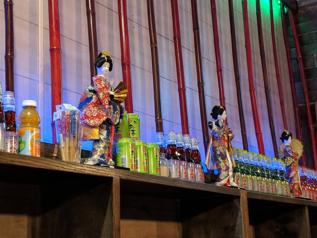 Lili Sushi | restaurant | 161 S Schmale Rd, Carol Stream, IL 60188, USA | 6305809797 OR +1 630-580-9797