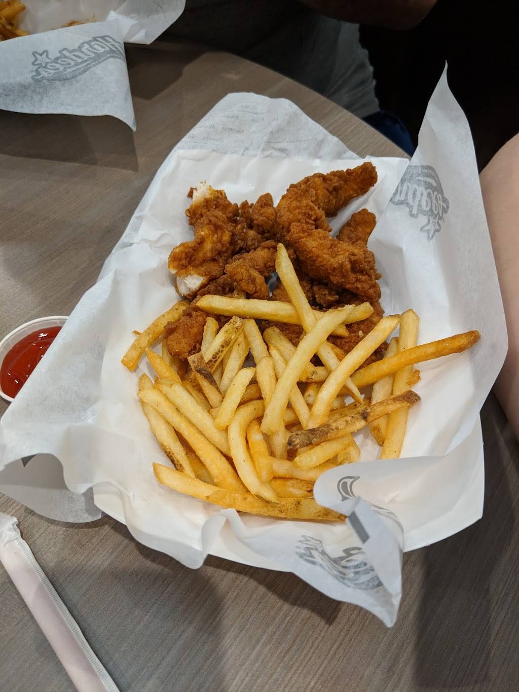 Hardees | restaurant | 4368 US-130, Willingboro, NJ 08046, USA | 6095264855 OR +1 609-526-4855