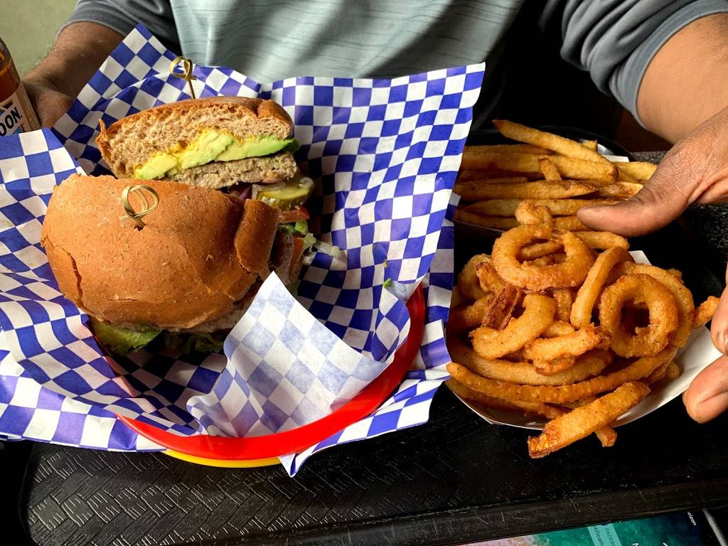 DaddiOs Burger | restaurant | 4230 Calder Ave, Beaumont, TX 77706, USA | 4098981977 OR +1 409-898-1977