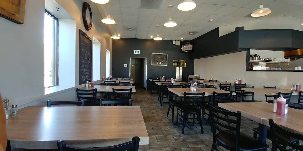 Cindys Restaurant | restaurant | 15 Capella Ct, Nepean, ON K2E 7X1, Canada | 6137279362 OR +1 613-727-9362