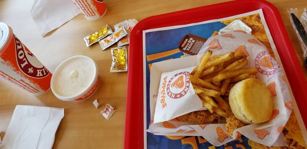 Popeyes Louisiana Kitchen | restaurant | 13050 Middlebelt Rd, Livonia, MI 48150, USA | 7347729462 OR +1 734-772-9462