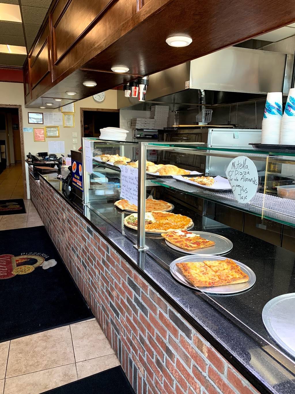 Venezia Pizzeria & Restaurant | restaurant | 3338 Hillside Avenue, New Hyde Park, NY 11040, USA | 5167439511 OR +1 516-743-9511