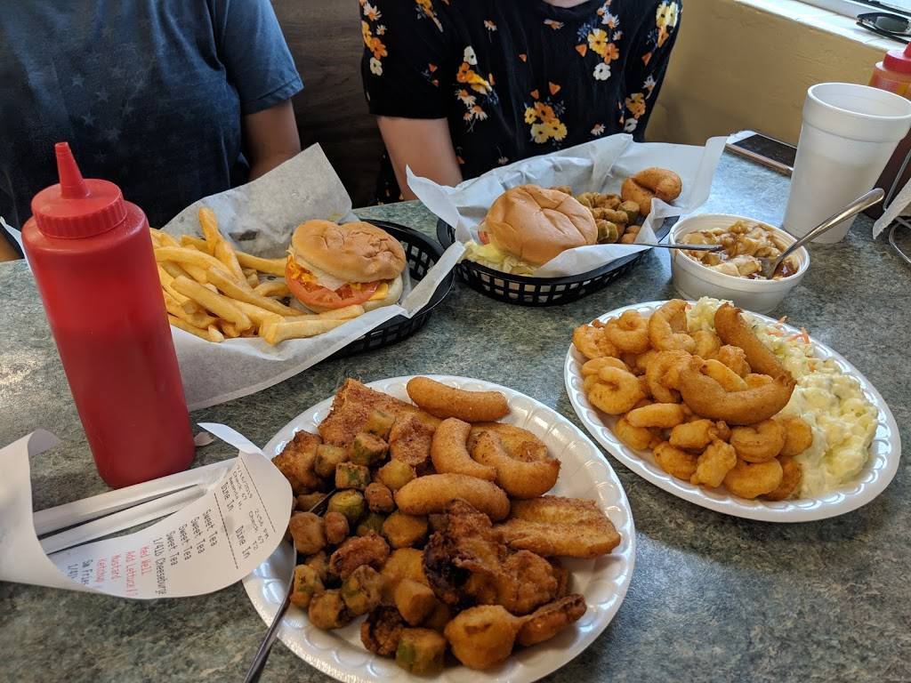 A & G Barbecue & Chicken | restaurant | 800 S Lake Park Blvd, Carolina Beach, NC 28428, USA | 9104588620 OR +1 910-458-8620