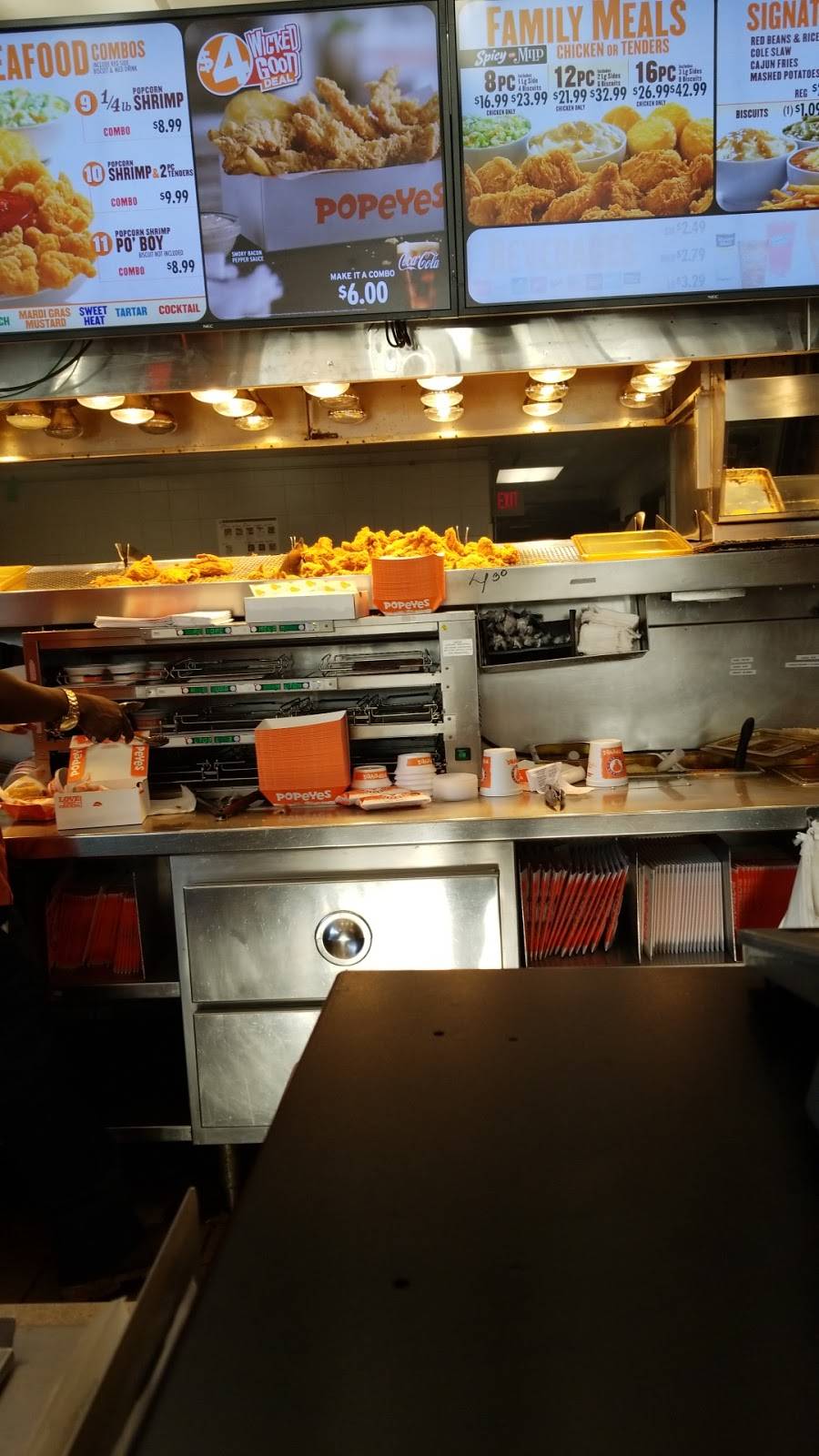 Popeyes Louisiana Kitchen | restaurant | 15345 S Wood St, Harvey, IL 60426, USA | 7083336655 OR +1 708-333-6655