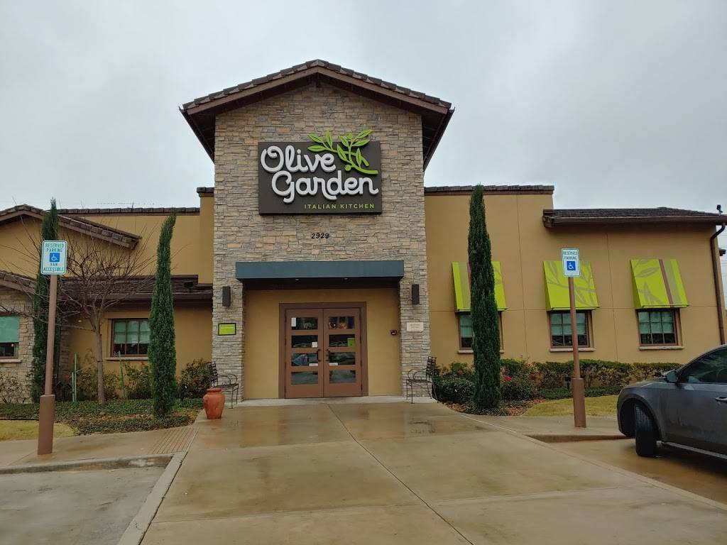 Olive Garden Italian Restaurant | meal takeaway | 2929 Southwest Fwy #160, Houston, TX 77098, USA | 7135278671 OR +1 713-527-8671