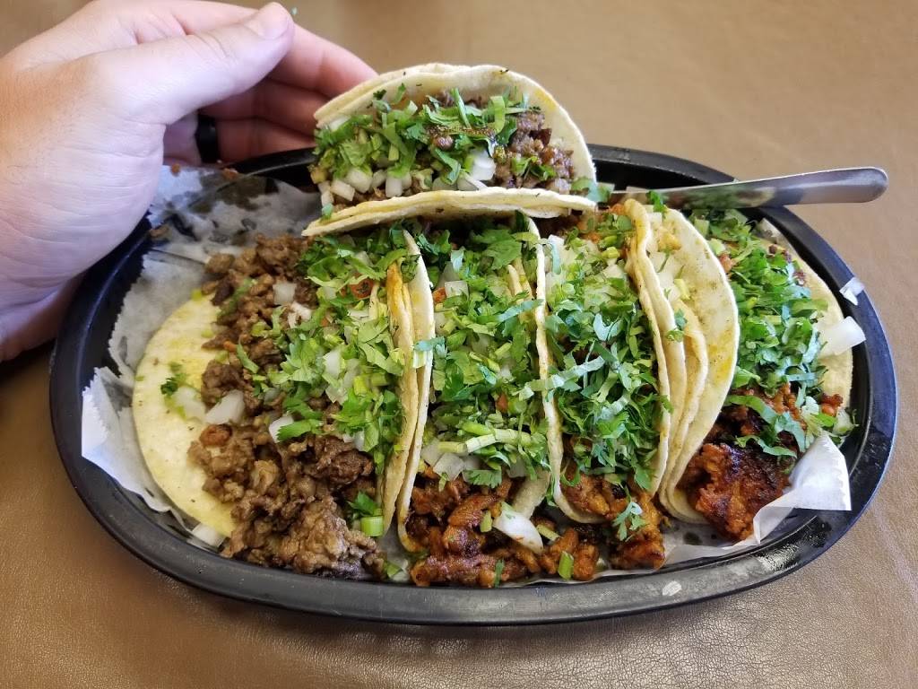 Totopos Mexican Restaurant | restaurant | 2048 Aurora Ave, Naperville, IL 60540, USA | 6306370418 OR +1 630-637-0418