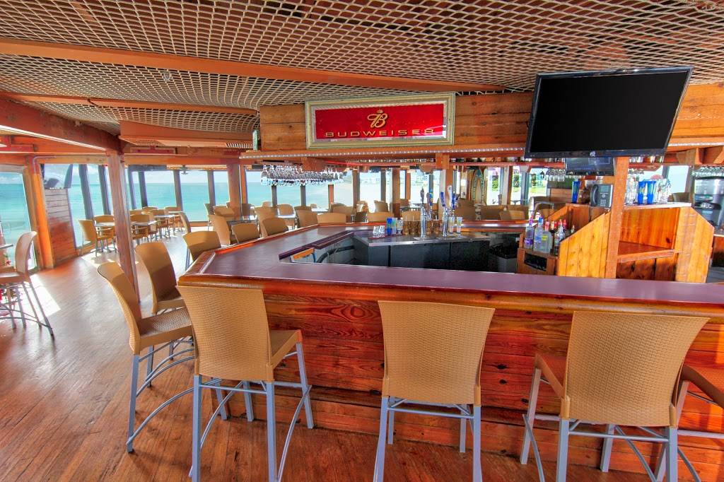 Pelicans Bar & Grill | restaurant | 401 Meade Ave, Cocoa Beach, FL 32931, USA | 3217837549 OR +1 321-783-7549
