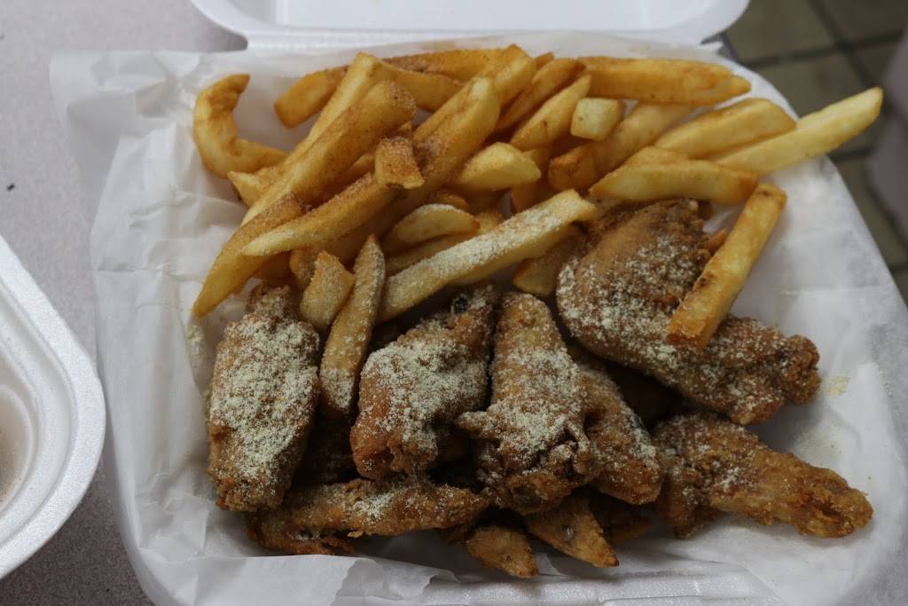 Sam Fish & Chicken | restaurant | 8200-8298 Hamilton Ave, Mt Healthy, OH 45231, USA | 5135216222 OR +1 513-521-6222