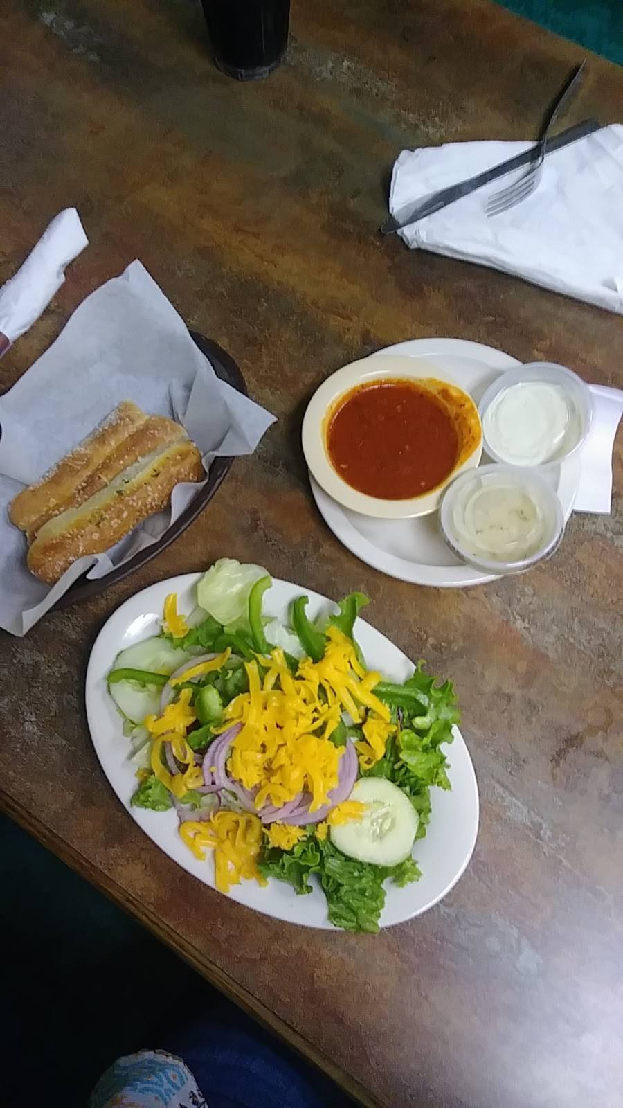 Vasileios Italian Kitchen | restaurant | 200 S Main St, Mt Holly, NC 28120, USA | 7048208490 OR +1 704-820-8490