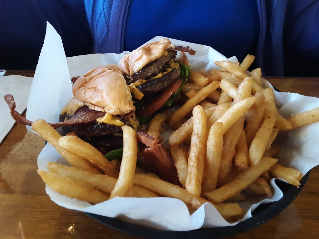 Oak Tree Northwest Bar & Grill | restaurant | 2510 Ashland St, Ashland, OR 97520, USA | 5414881434 OR +1 541-488-1434