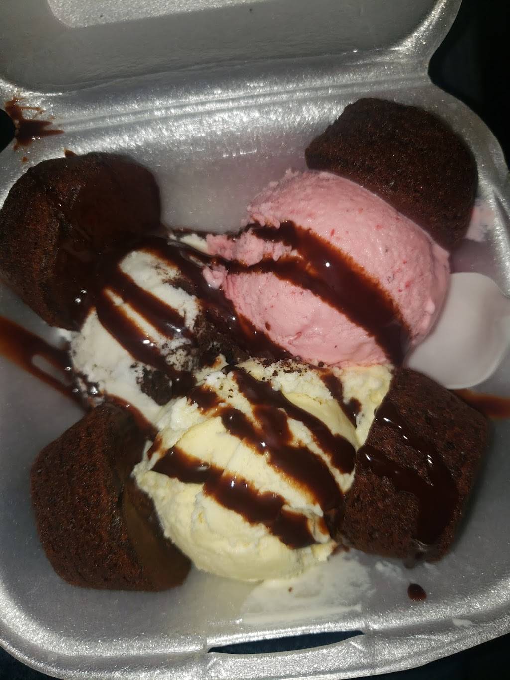 The Ice Cream Bar | restaurant | 200 W Cartwright Rd, Mesquite, TX 75149, USA | 2142807422 OR +1 214-280-7422