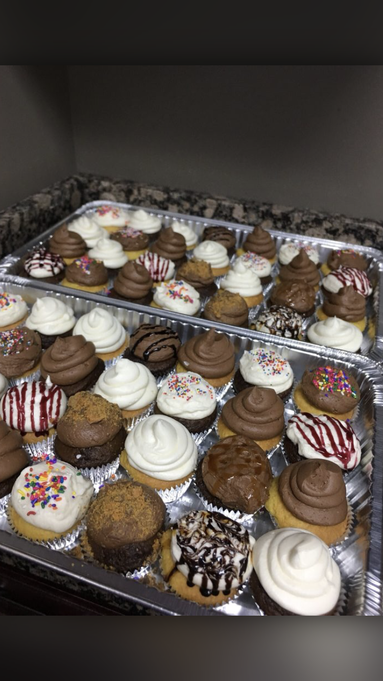 Pats Cafe | cafe | 2111 Massey Ave, Lawrenceburg, TN 38464, USA | 9317627972 OR +1 931-762-7972