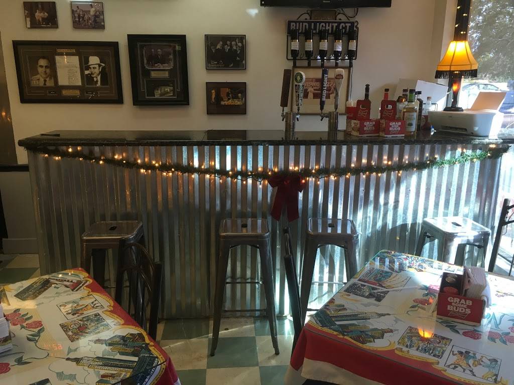 Vesuvios Pizza | restaurant | 881 103rd Ave N #7, Naples, FL 34108, USA | 2395941966 OR +1 239-594-1966