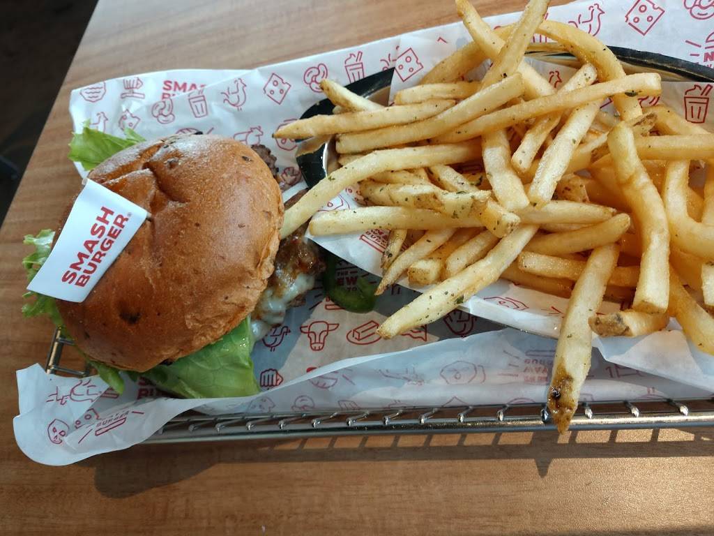 Smashburger Fort Mill | restaurant | 1329 Broadcloth Street, Fort Mill, SC 29715, USA | 8037920525 OR +1 803-792-0525