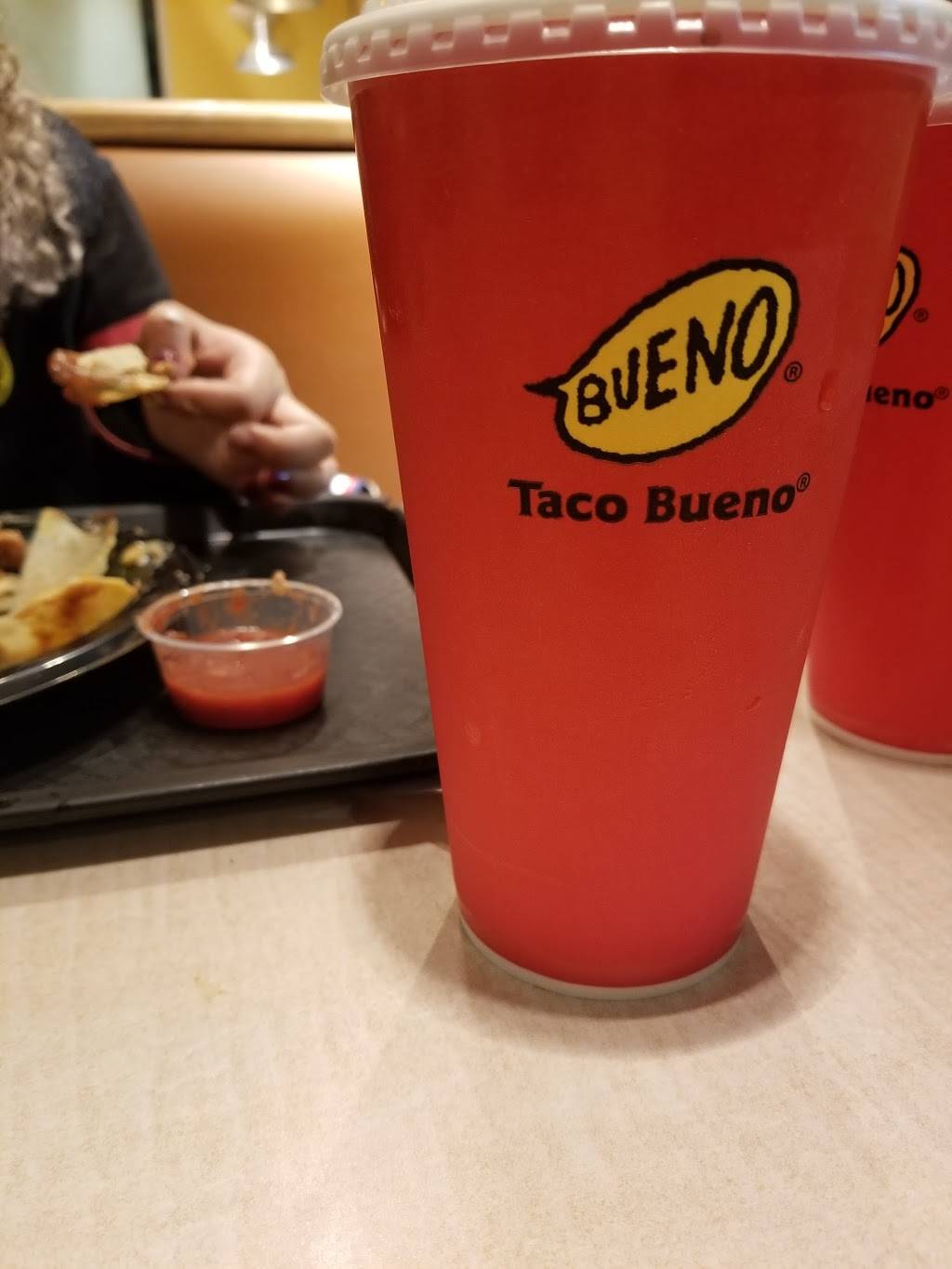 Taco Bueno | restaurant | 445 N Clark Rd, Cedar Hill, TX 75104, USA | 4692725410 OR +1 469-272-5410