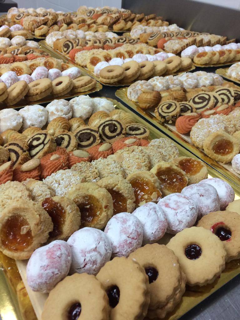 Patisserie Délices dAuteuill | restaurant | 4761 Boulevard des Laurentides, Laval, QC H7K 2Z6, Canada | 4506226000 OR +1 450-622-6000