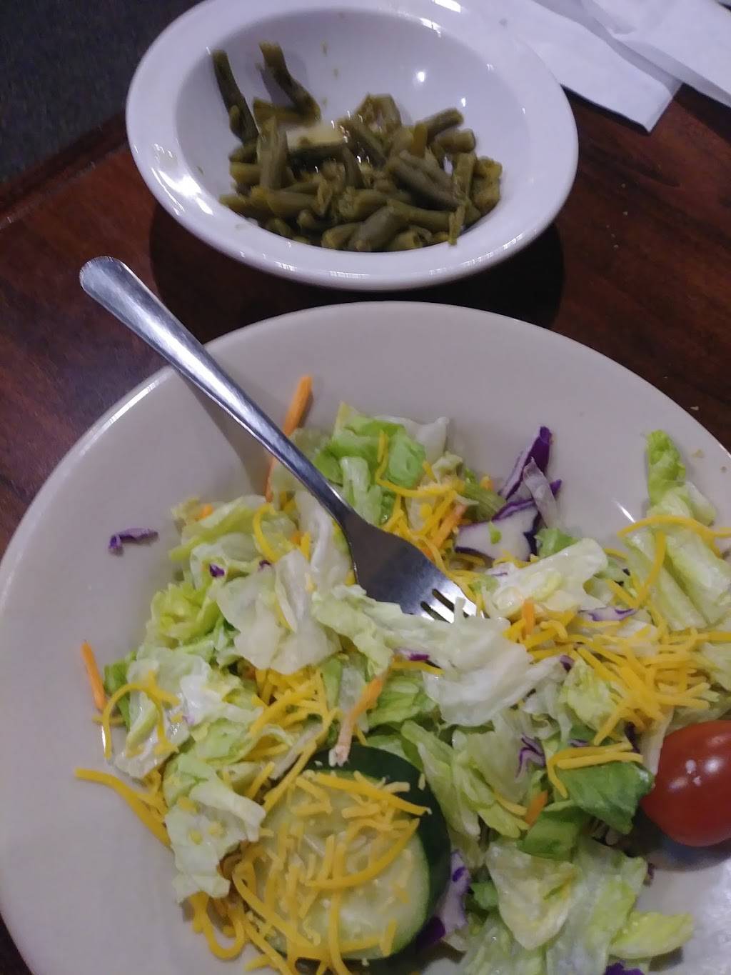 Franks Restaurant | restaurant | 102 E Center Dr, Alton, IL 62002, USA | 6184339345 OR +1 618-433-9345