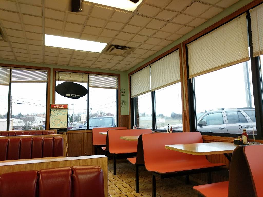 Smillies Family Restaurant | restaurant | 6557 PA-819, Mt Pleasant, PA 15666, USA | 7245475611 OR +1 724-547-5611